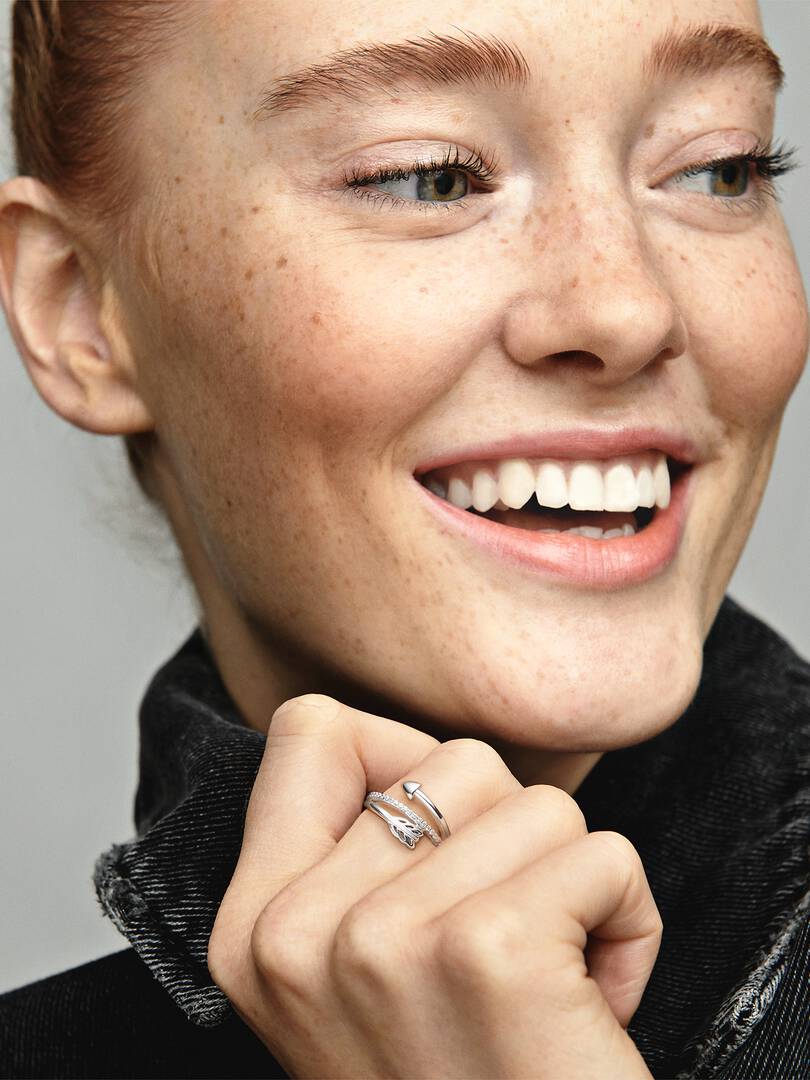 Sparkling Arrow Ring