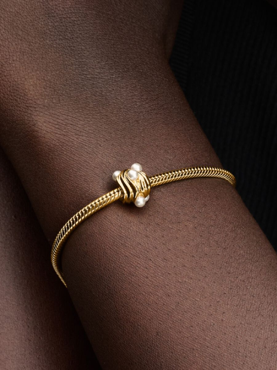 Abstract Waves Charm