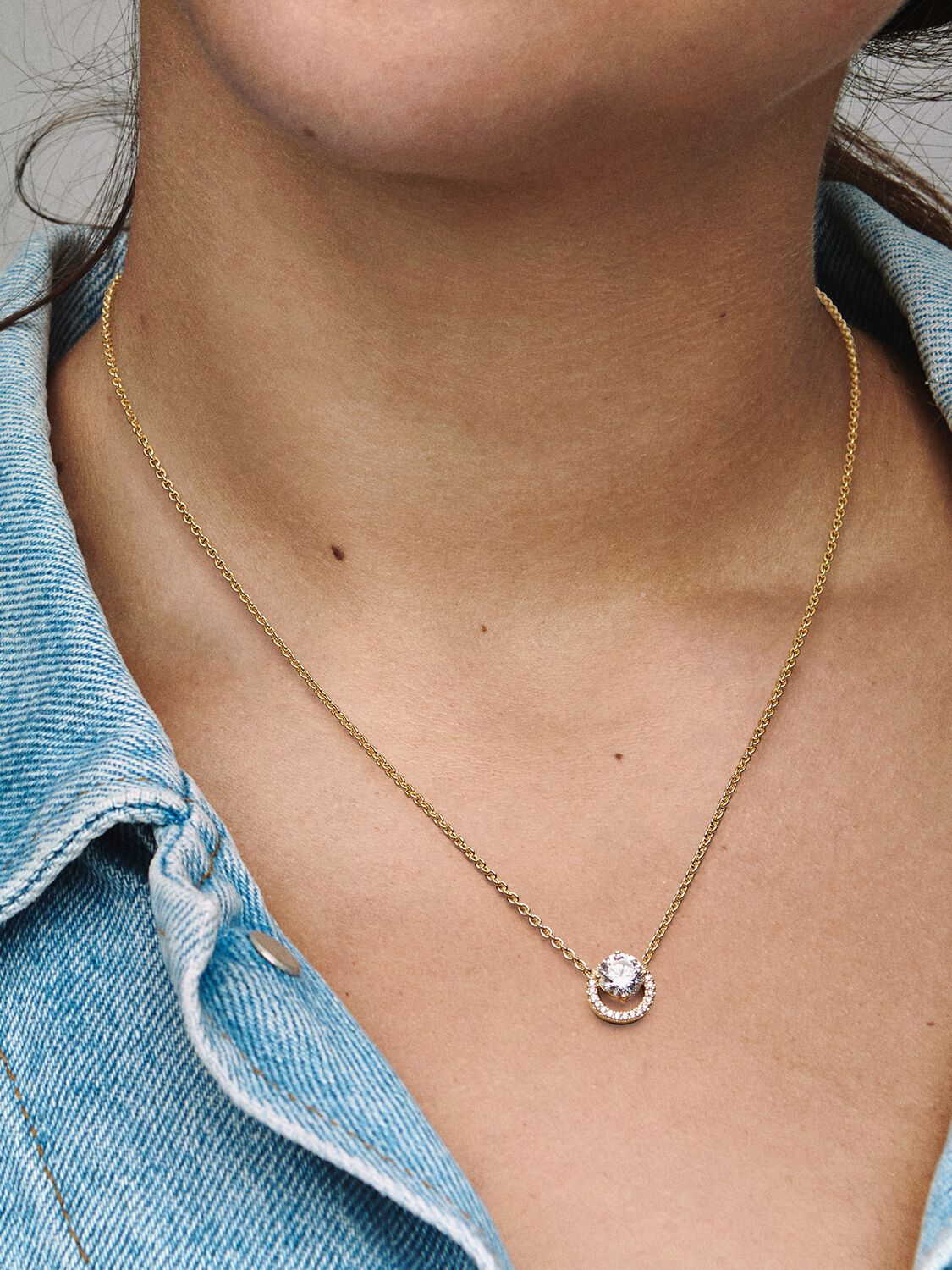 Sparkling Round Halo Pendant Collier Necklace