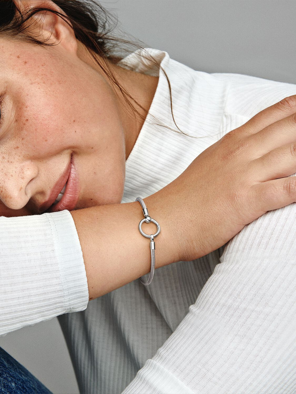 Pandora Moments O Closure Snake Chain Bracelet