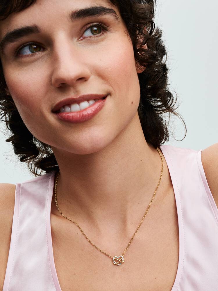 Sparkling Infinity Heart Collier Necklace