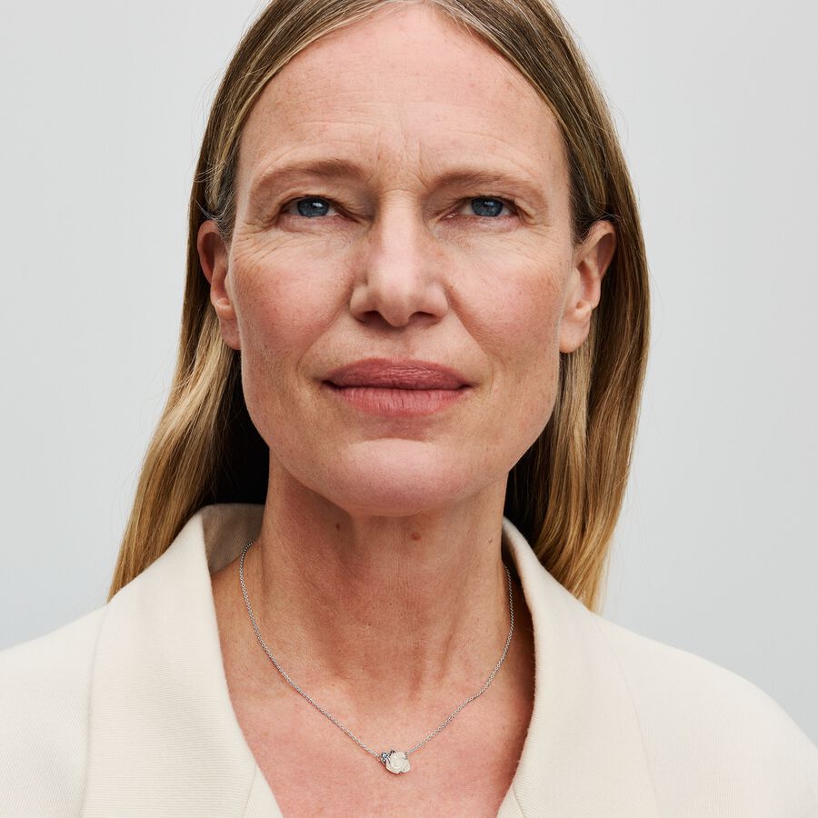 White Rose in Bloom Collier Necklace