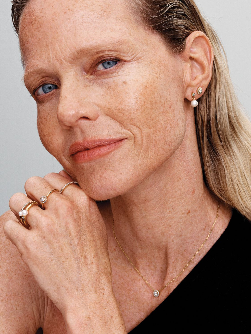 Round Pavé Halo Pendant Necklace